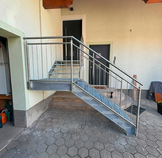 Hier sehen Sie ein Referenzobjekt aus dem Bereich Treppen und Rampen