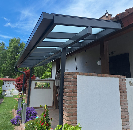 Hier sehen Sie ein Referenzobjekt aus dem Bereich Carports und Überdachungen