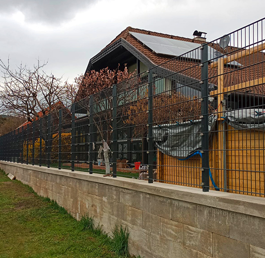 Hier sehen Sie ein Referenzobjekt aus dem Bereich der Zaun- und Sichtschutzanlagen